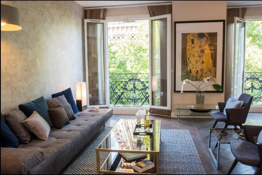 Appartement Wonderful With Sauna And Eiffel Tower View Parijs